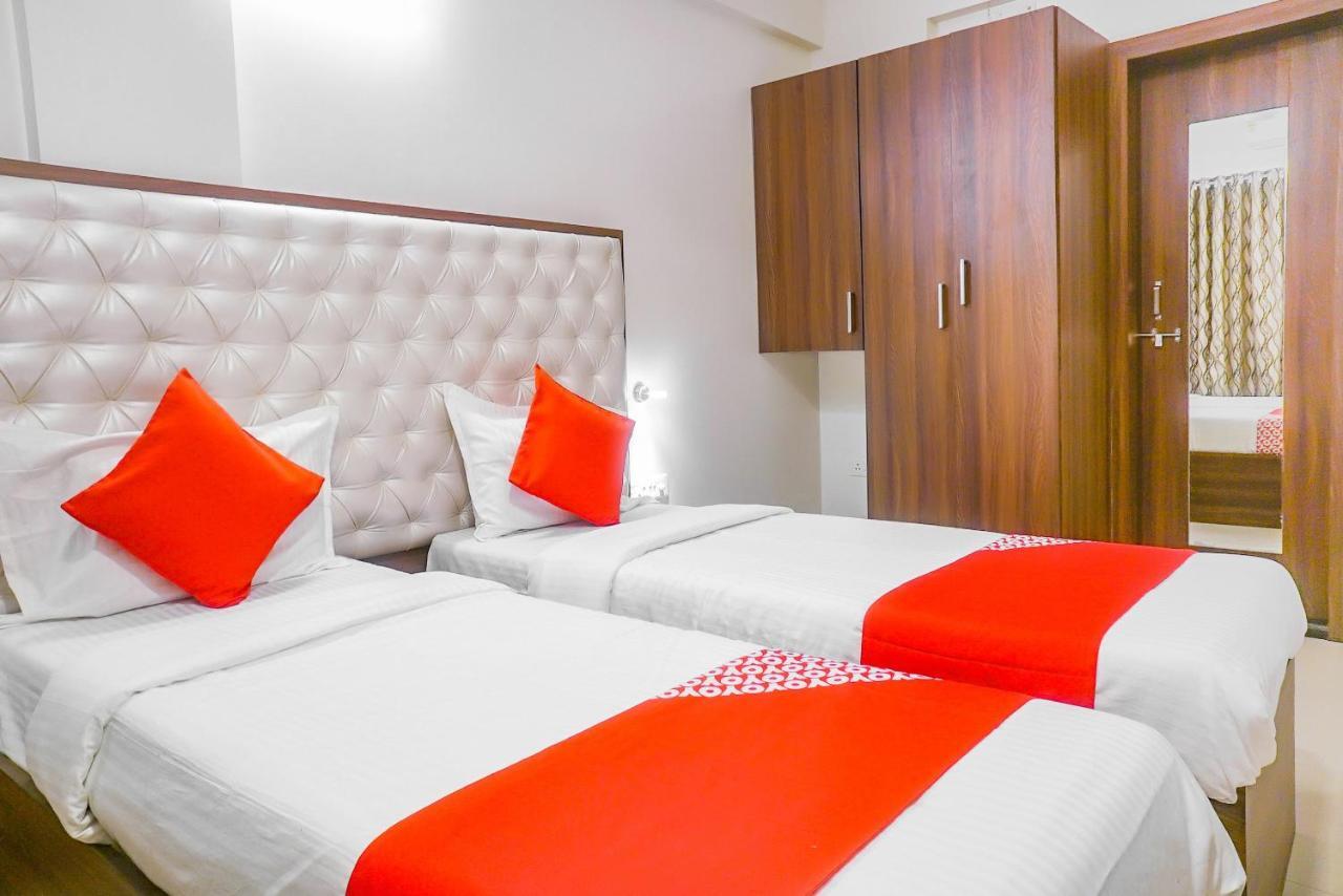 Oyo 15541 Pearl Inn Pune Esterno foto
