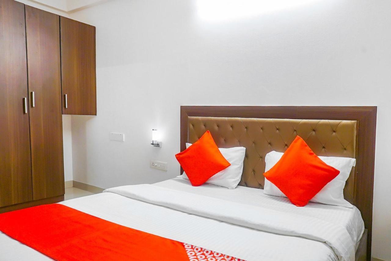 Oyo 15541 Pearl Inn Pune Esterno foto